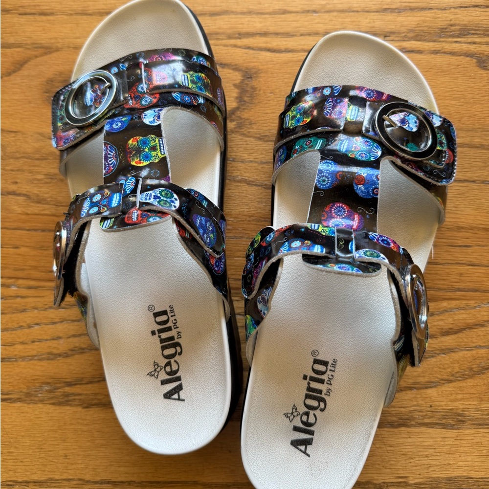 Algeria Slide Sandals with Skull design - Size 40